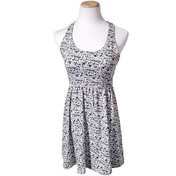 Forever 21 Dresses & Skirts - Forever 21 Floral Skater Mini Dress | Size S | Black, White & Green 90's Y2K